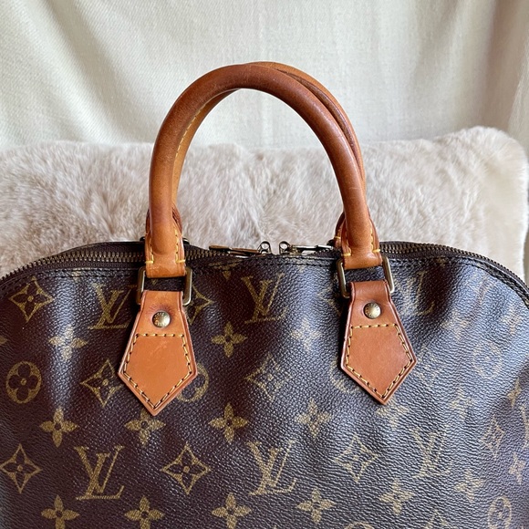 Vintage Authentic Louis Vuitton Monogram Alma - Picture 13 of 14